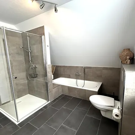 Holiday home Doppelhaus - 4 Schlafzimmer Fuer Familien & Freunde *